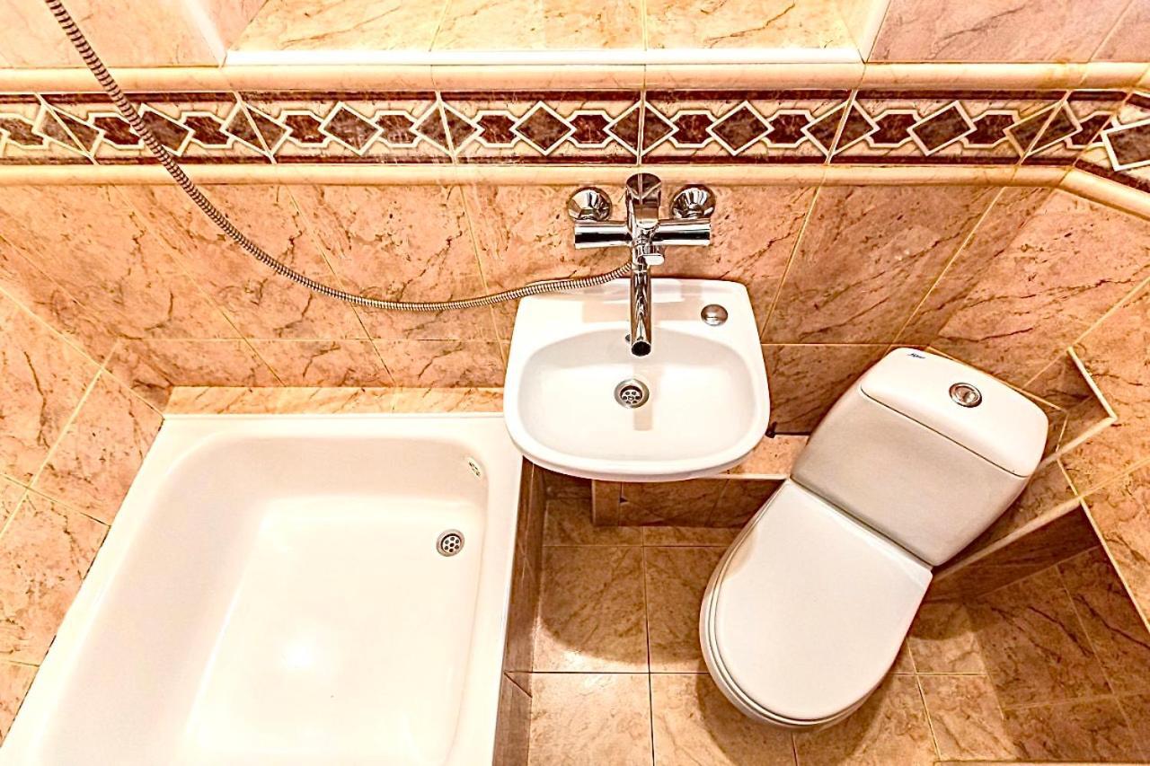 Apartments In The Customs Square Лвив Екстериор снимка